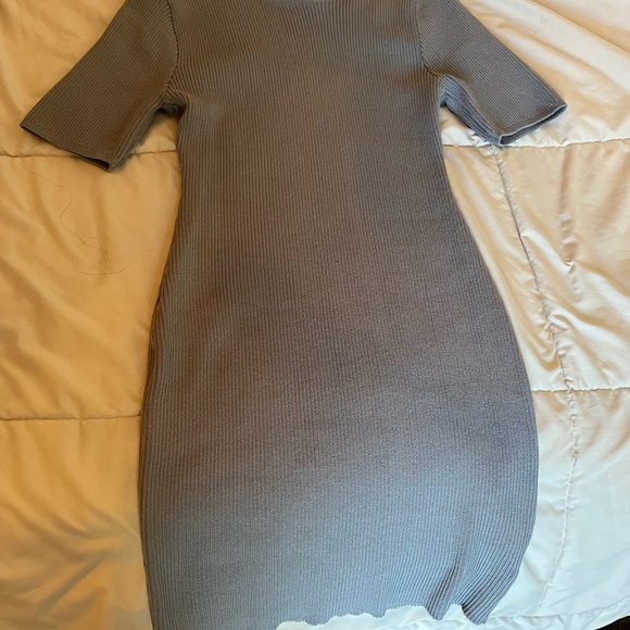 H&M Divided Light Gray Ribbed Top - Picture 2 of 4